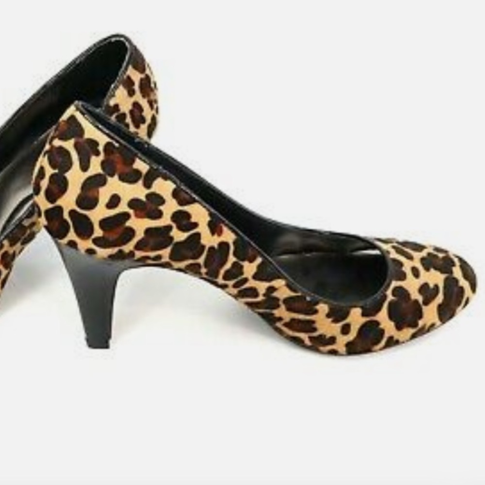 leopard or cheetah calf hair pump